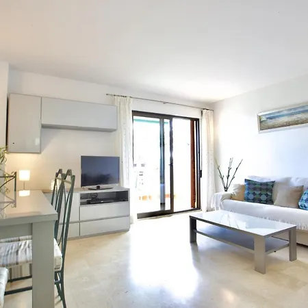 Apartamento Primera Linea Urb Playa Grande Hotel *