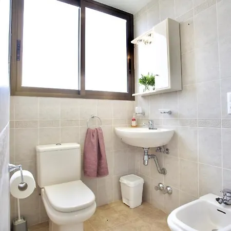 Apartamento Primera Linea Urb Playa Grande Hotel *