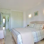 Apartamento Primera Linea Urb Playa Grande Готель *
