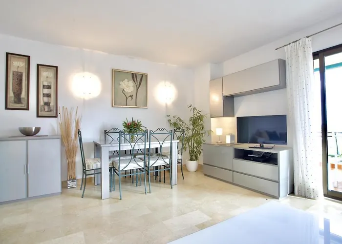 Hotel Apartamento Primera Linea Urb Playa Grande *