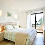 Apartamento Primera Linea Urb Playa Grande *